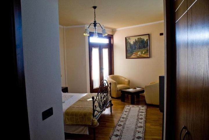 Hotel Park Ashik à Ljaknasi Extérieur photo